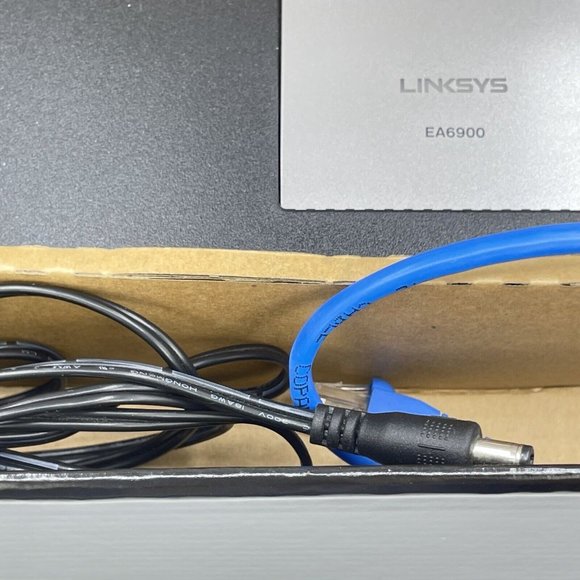 Linksys EA6900 AC1900 1900 Mbps 5 Port Dual Band Wireless Router Smart WiFi - Picture 11 of 11